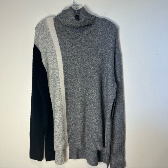 Athleta color block turtle neck sweater side slits high low straight hem Sz Med - Picture 11 of 12